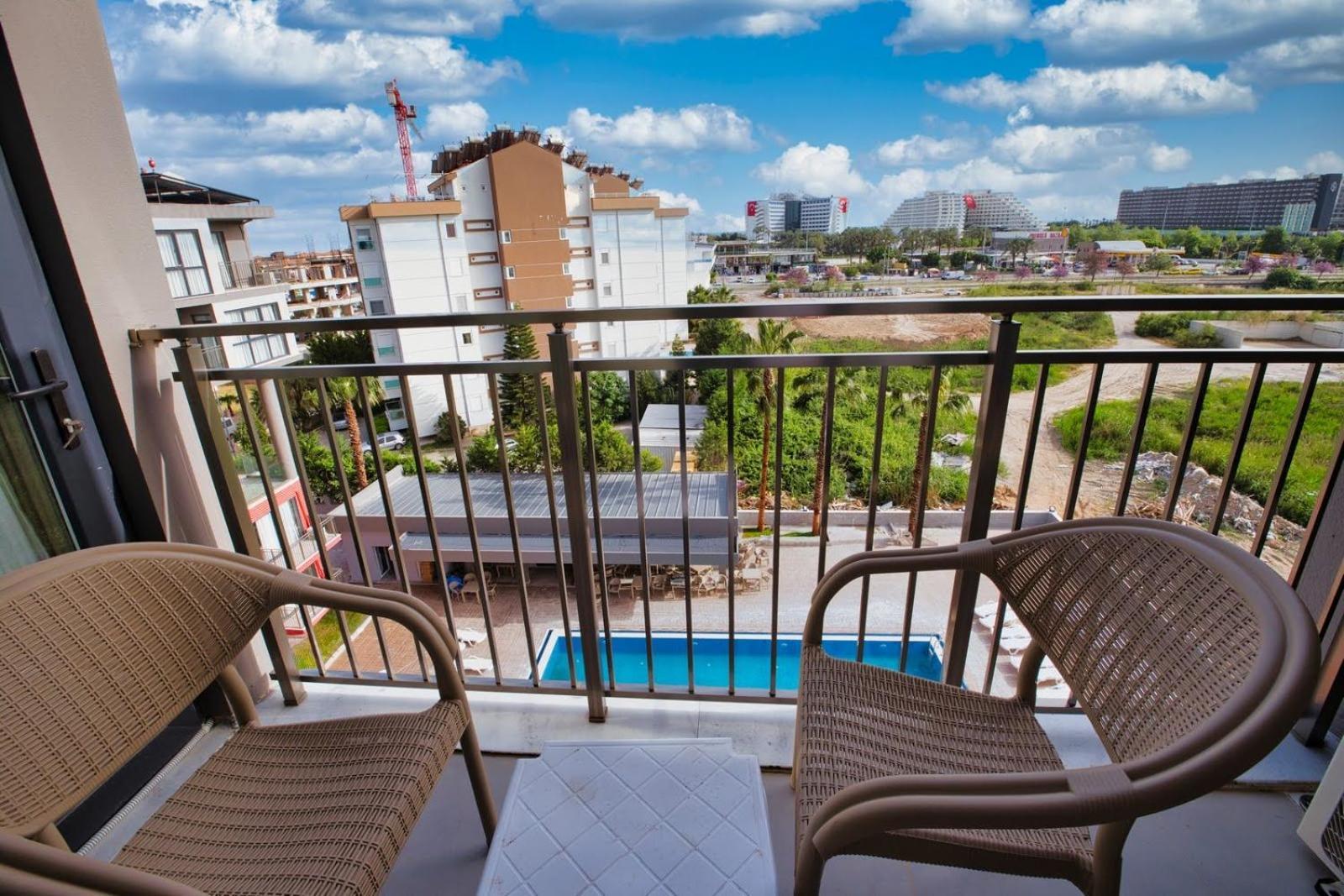 Laristone Suite Spa Hotel Aksu  Exterior foto